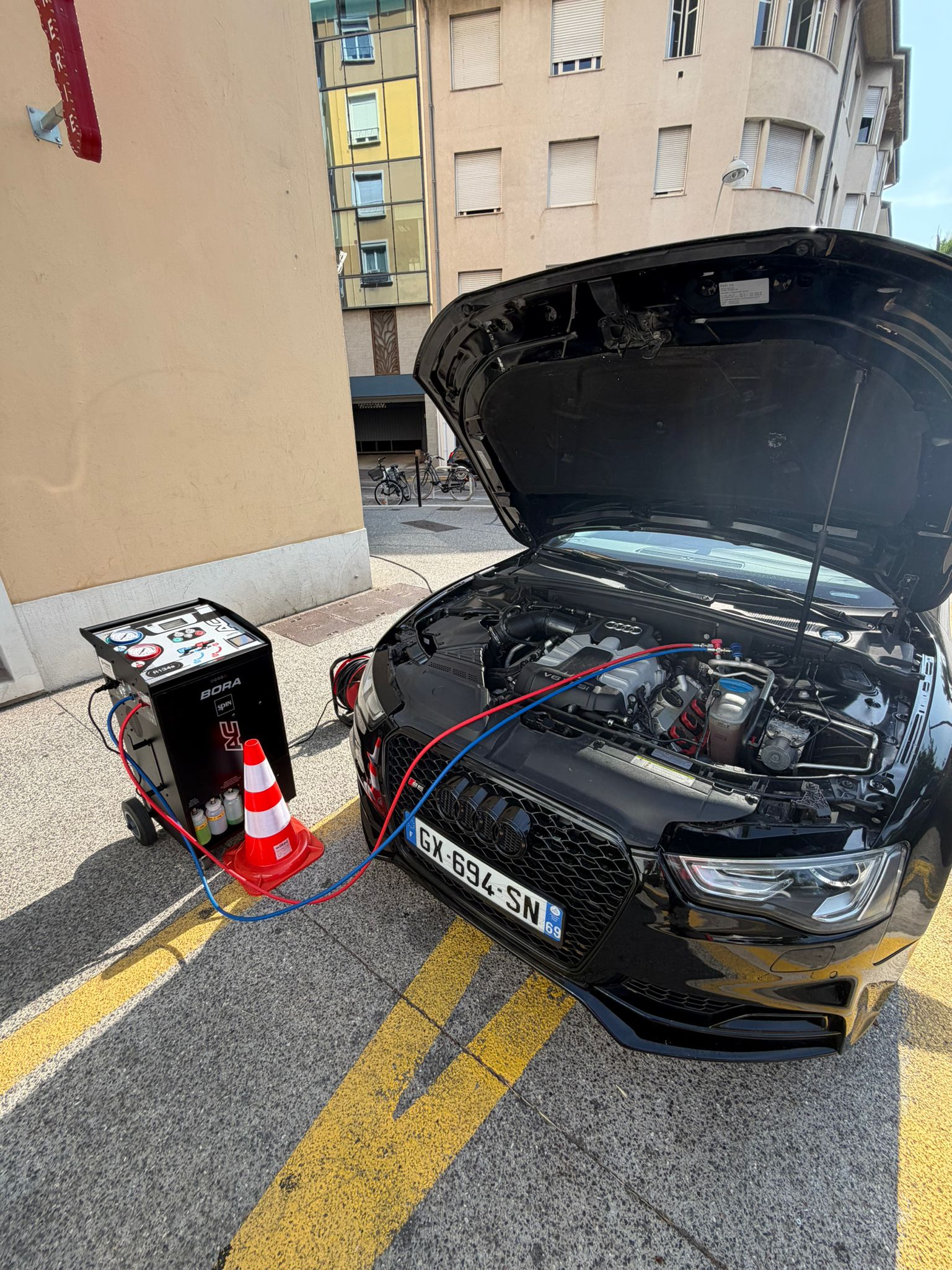 Appareil de recharge climatisation auto CLIMAUTO Nice